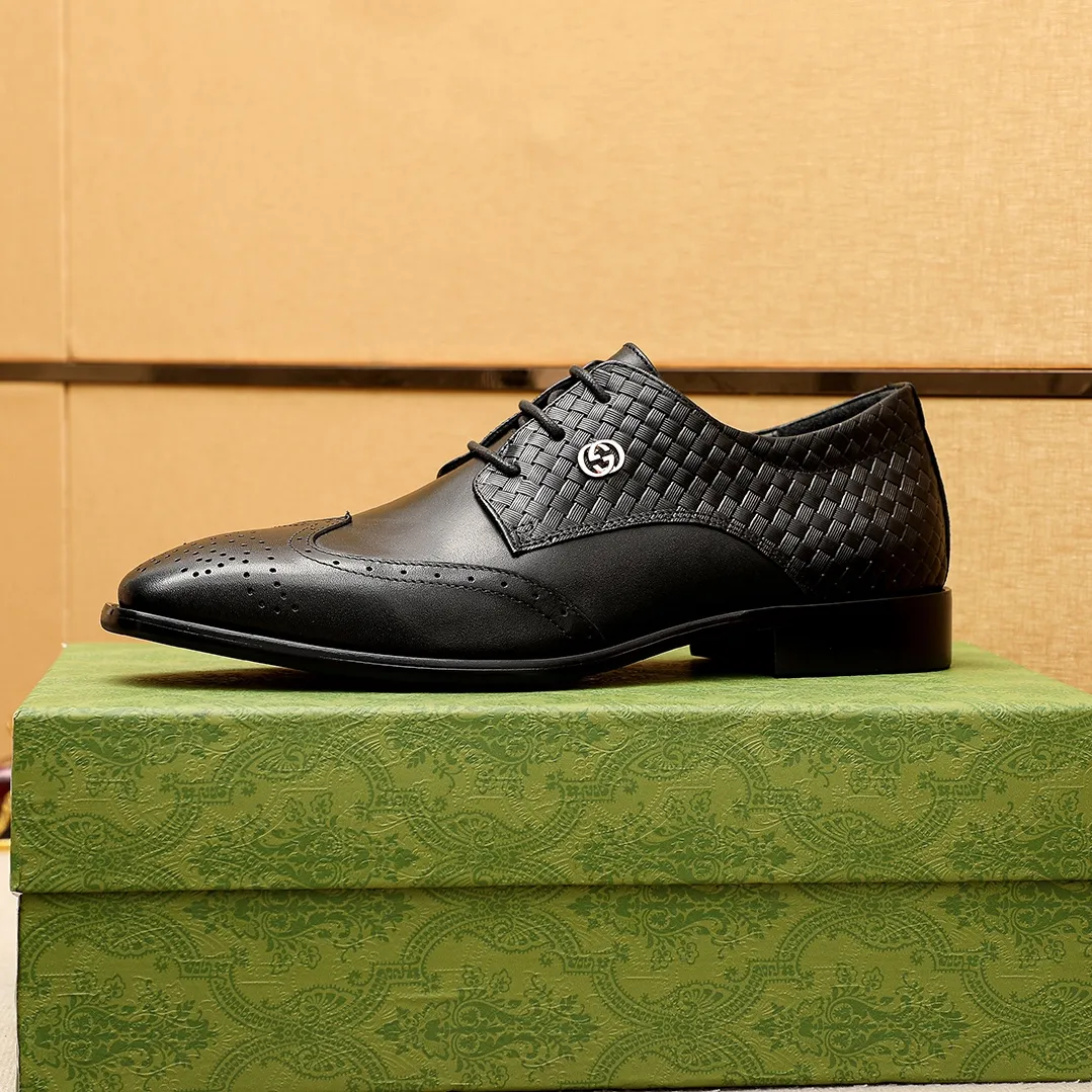 Men's shoes 💰442 💐 Product trademark: GUCCI "Gucci" business leather shoes Regular size: 38-44 (45.46🉑️customized) Product materials: Selected imported first-layer calfskin embossed upper, imported small dyed cowhide leather lining. Strong three-dimensional visual effect, combined outsole Color: 1⃣️color optional